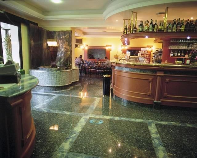 Hotel Serenella Gazzaniga Zewnętrze zdjęcie